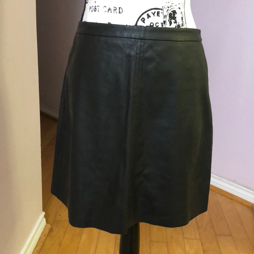 Forever 21 black faux leather mini skirt